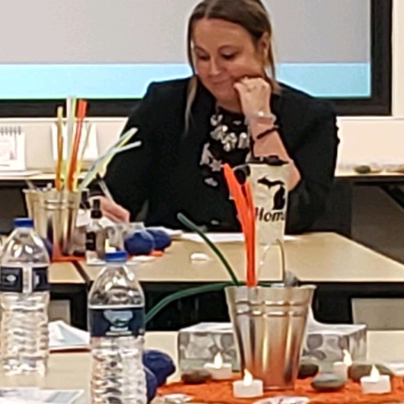 Meet your Posher, Invisible Bella - Picture 5 of 5